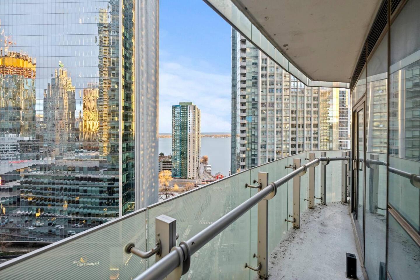 Home Away From Home Toronto Exterior foto